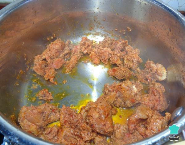 Recette de Longaniza en sauce verte avec pommes de terre et nopales - Étape 6