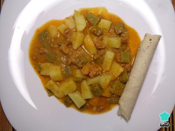 Recette de Longaniza en sauce verte avec pommes de terre et nopales - Étape 9