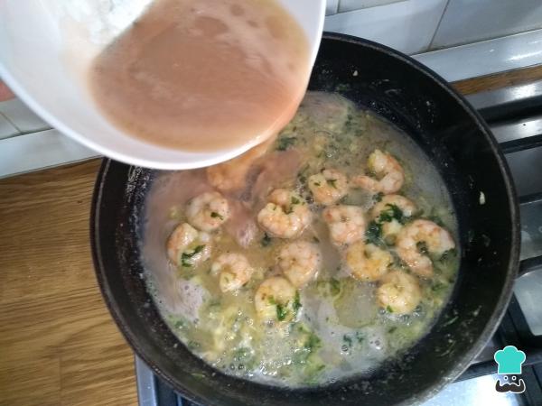 Recette Spaghetti aux crevettes et palourdes - Étape 8