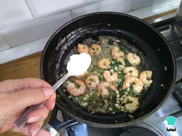 Recette Spaghetti aux crevettes et palourdes - Étape 7