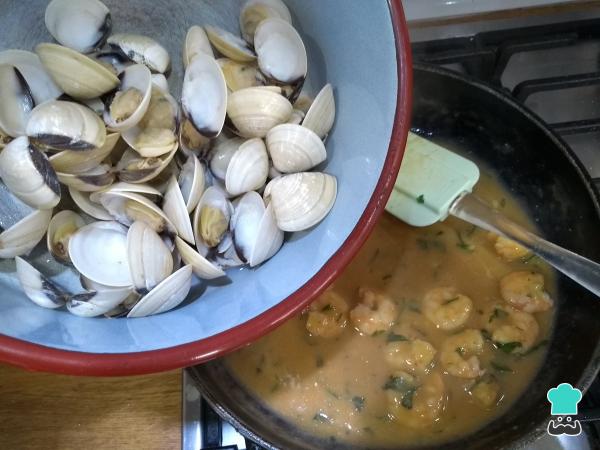 Recette Spaghetti aux crevettes et palourdes - Étape 9