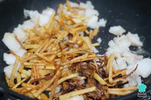 Recette de Morue dorée (bacalhau à brás) - Étape 6