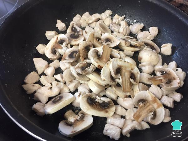 Recette de Macaroni au poulet facile et délicieuse - Étape 4