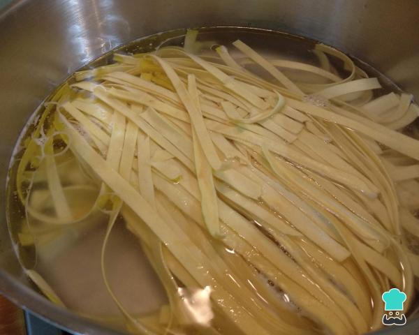 Recette de Nouilles aux crevettes et crème - Étape 2