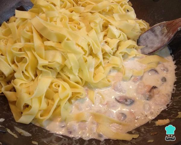 Recette de Nouilles aux crevettes et crème - Étape 6