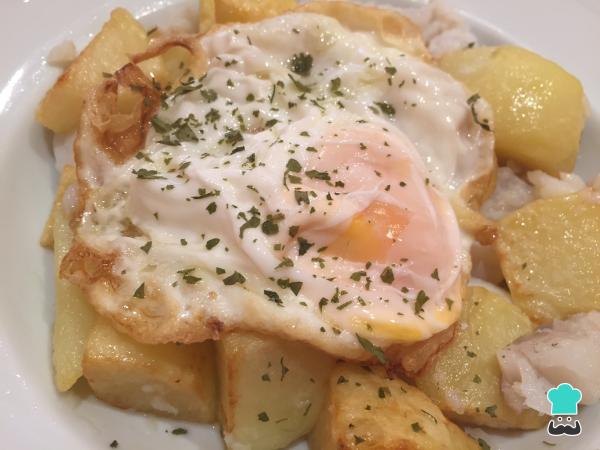 Recette de Pommes de terre à l'œuf et à la morue