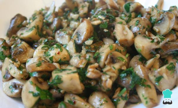 Recette de champignons sautés à l'ail et au persil
