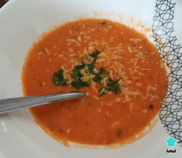 Recette de crème de tomates au parmesan