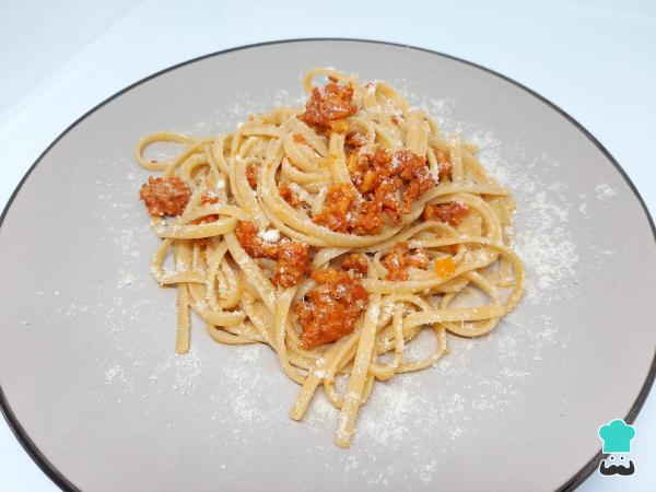 Recette de nouilles à la saucisse Huachana