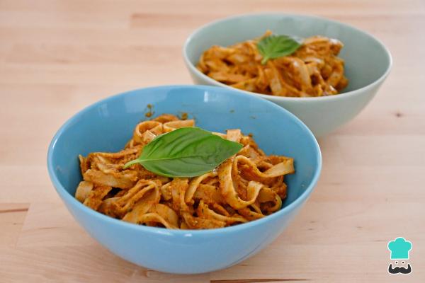 Recette de pâtes au pesto rouge