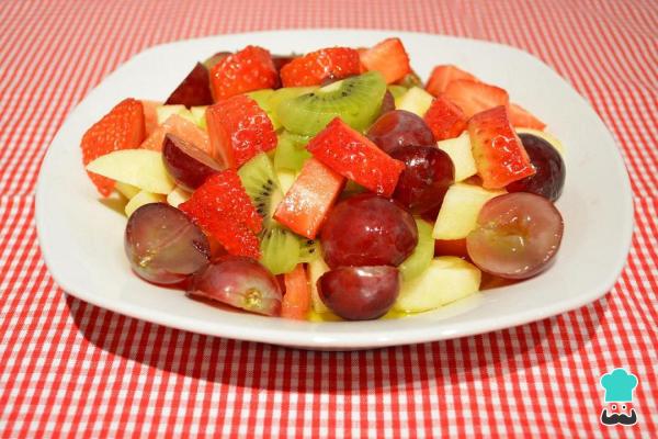 Recette de salade aux fruits frais