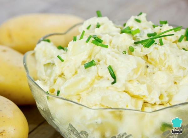 Recette de salade de pommes de terre et d'œufs durs