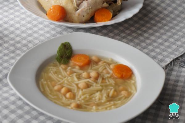 Recette de soupe au poulet des Canaries