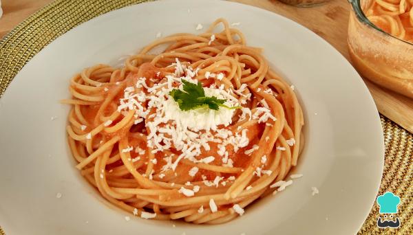 Recette de spaghettis rouges à la crème