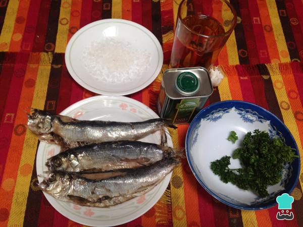 Recette d'anchois frais au vinaigre - Étape 1