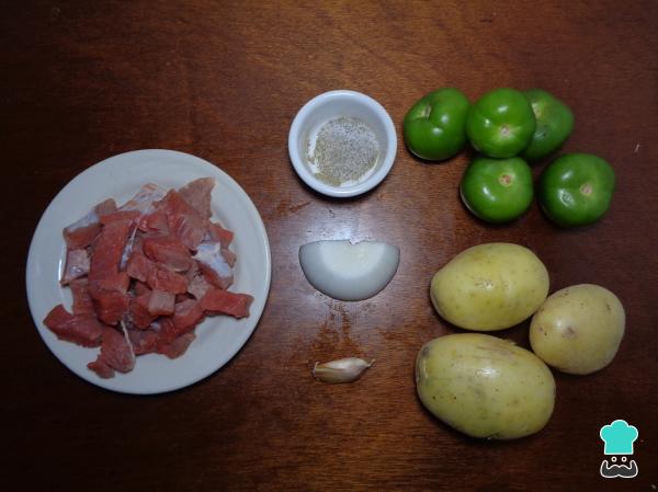 Recette de Bœuf aux Tomates et Pommes de Terre - Étape 1