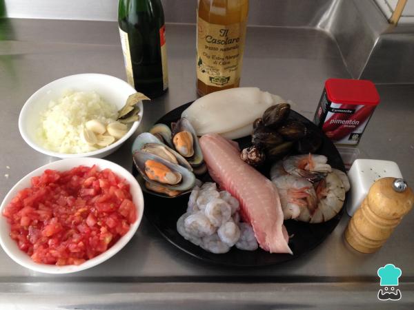 Recette de Zarzuela au poisson blanc et fruits de mer - Étape 1