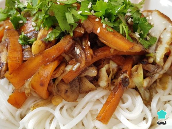 Recette de Nouilles de Riz aux Légumes Sautés - Étape 7