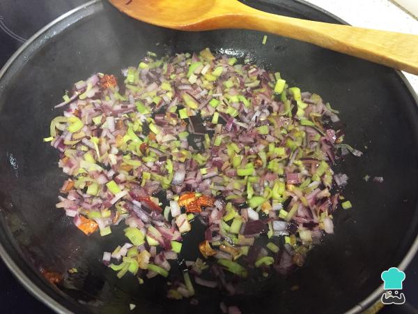 Recette de pâtes aux seiches et palourdes - Étape 1