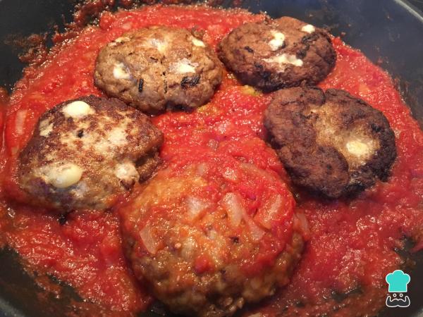 Recette de steaks russes à la tomate - Étape 7