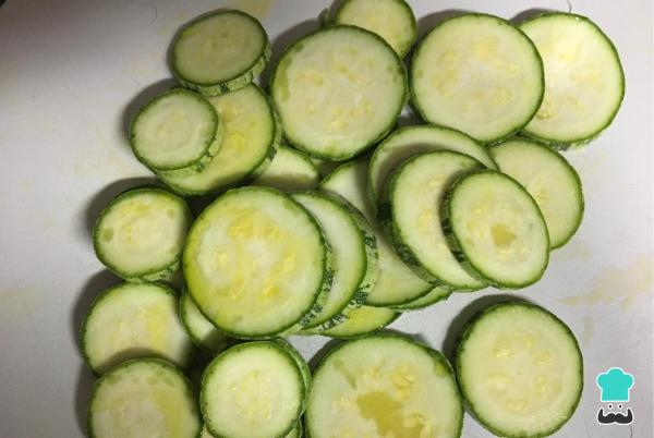 Recette de Lasagnes aux courgettes et poulet sans pâtes - Étape 2