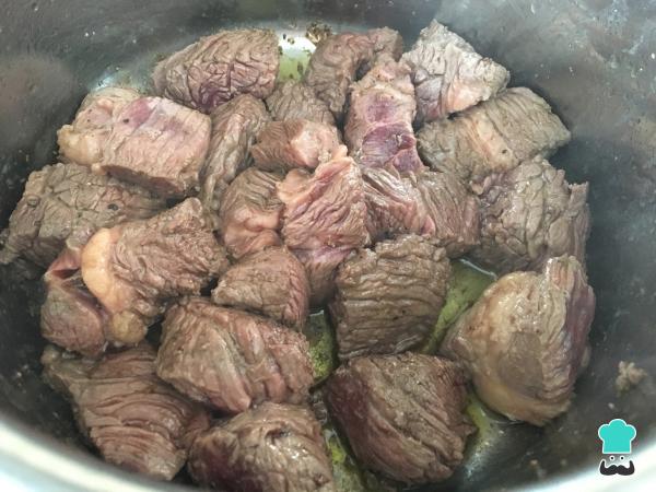 Recette de Ragoût de Bœuf aux Pommes de Terre et Petits Pois - Étape 2