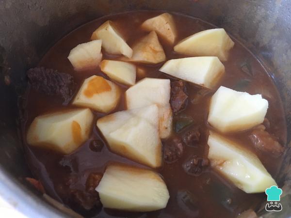 Recette Ragoût de bœuf aux pommes de terre et petits pois - Étape 8