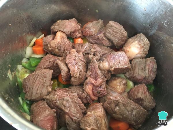 Recette Ragoût de bœuf aux pommes de terre et petits pois - Étape 5