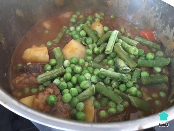 Recette Ragoût de bœuf aux pommes de terre et petits pois - Étape 9