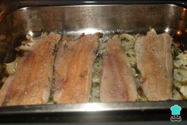 Recette de Truite au Four avec Oignons - Étape 5
