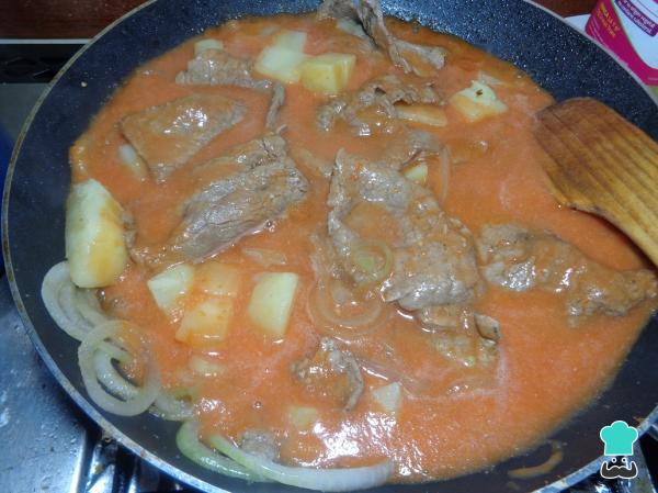 Recette Steak à la sauce rouge avec pommes de terre - Étape 9