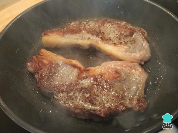 Recette Entrecôte à l'oignon caramélisé - Étape 5