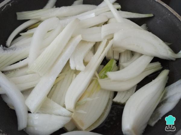 Recette Entrecôte à l'oignon caramélisé - Étape 1