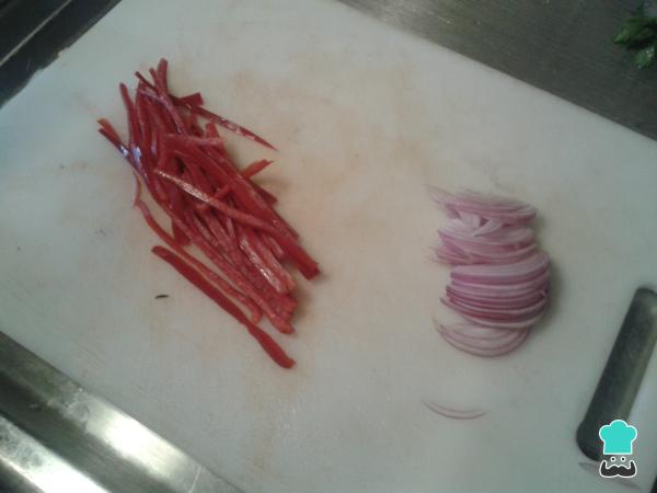 Recette de Merlu en sauce aux légumes - Étape 2