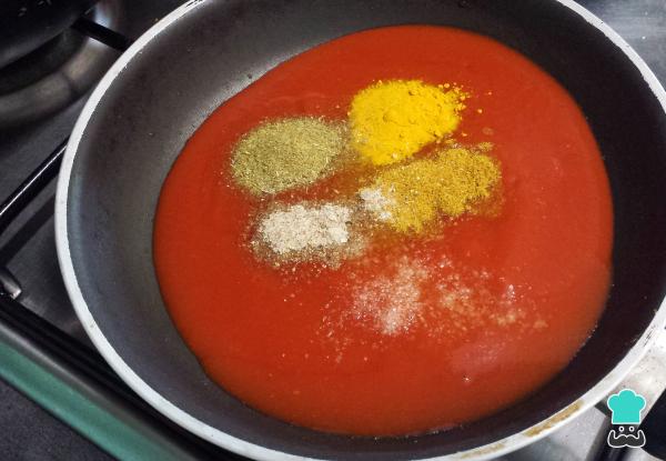 Recette de Saucisses à la sauce tomate épicée - Étape 3