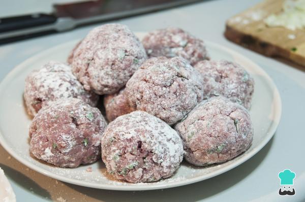 Recette Boulettes de viande sauce aux amandes - Étape 2