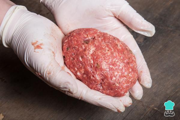 Recette Boulettes de viande sauce aux amandes - Étape 1