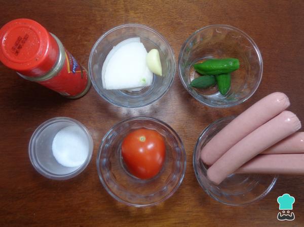 Recette Saucisses au bouillon de tomates - Étape 1
