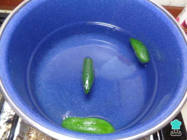 Recette de Saucisses au bouillon de tomates - Étape 2