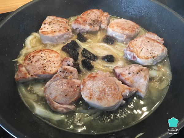 Recette de Filet mignon de porc sauce aux prunes - Étape 6