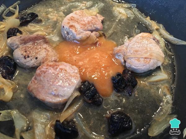 Recette de Filet mignon de porc sauce aux prunes - Étape 7