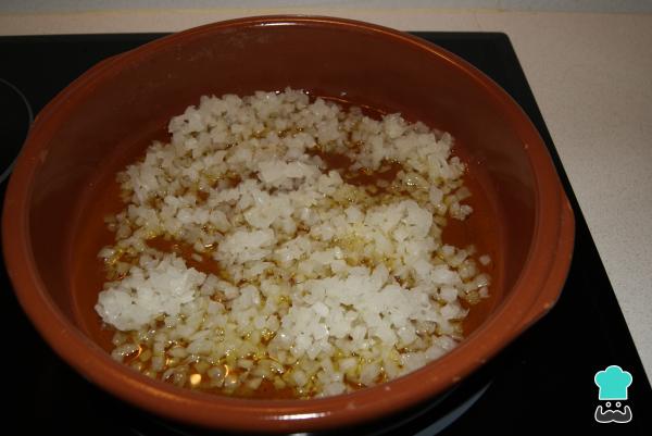 Recette de Merlu à la sauce verte aux palourdes - Étape 2