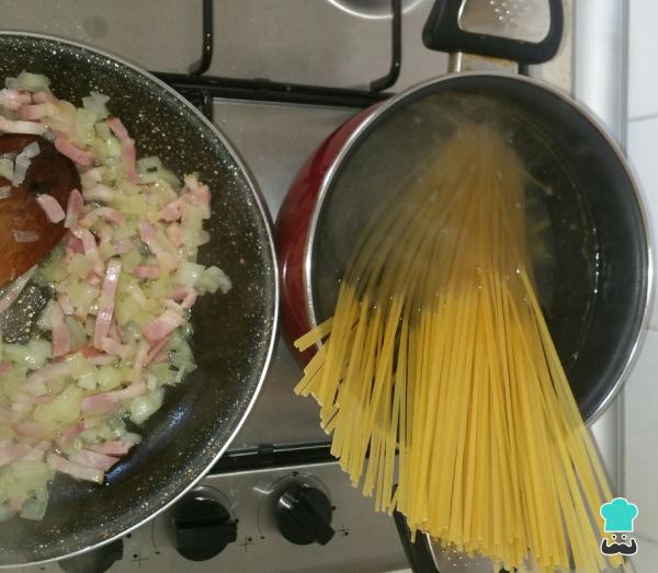 Recette de nouilles Carbonara à la crème - Étape 3