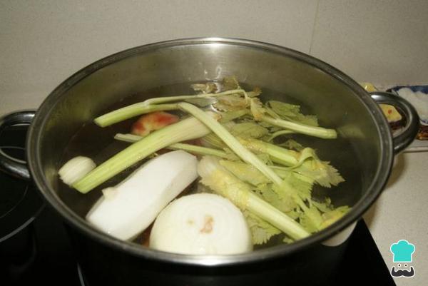 Recette facile de bouillon de poisson – Étape 1