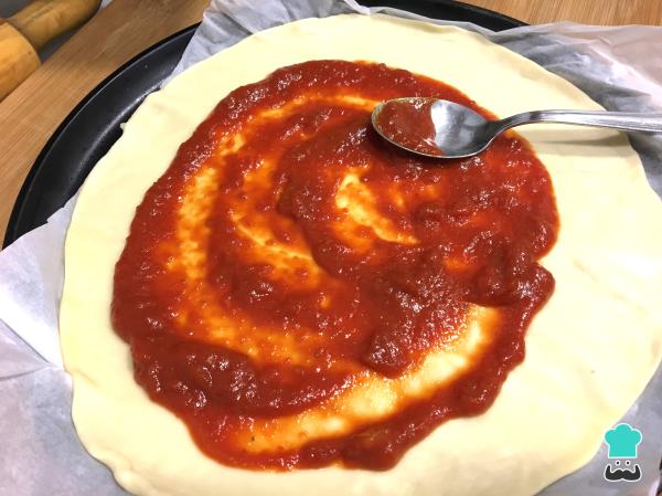 Recette de pizza d'Halloween pour les enfants - Étape 2
