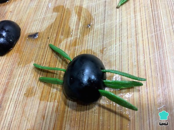 Recette de pizza d'Halloween pour les enfants - Étape 6