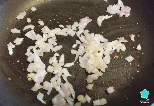 Recette de Compote de Saucisses à la Tomate - Étape 2