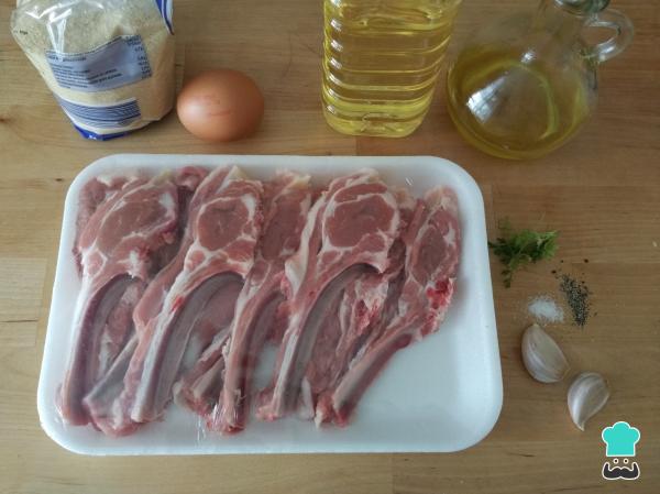 Recette de Côtelettes d'agneau panées - Étape 1