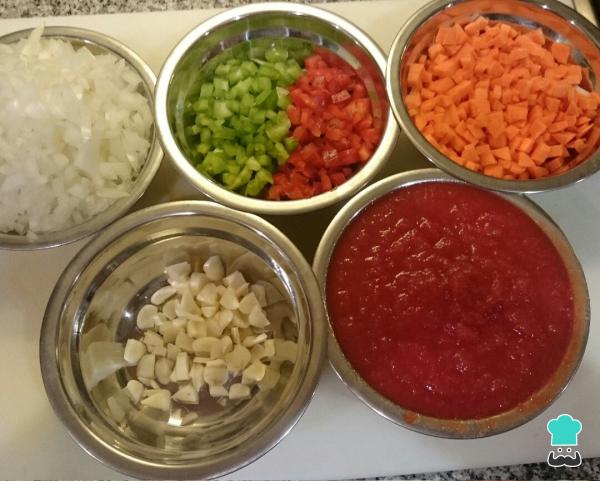 Recette de Macaroni à la viande hachée et tomate nature - Étape 2