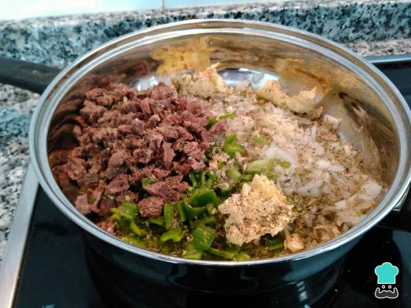 Recette de macaronis aux restes de viande - Étape 2